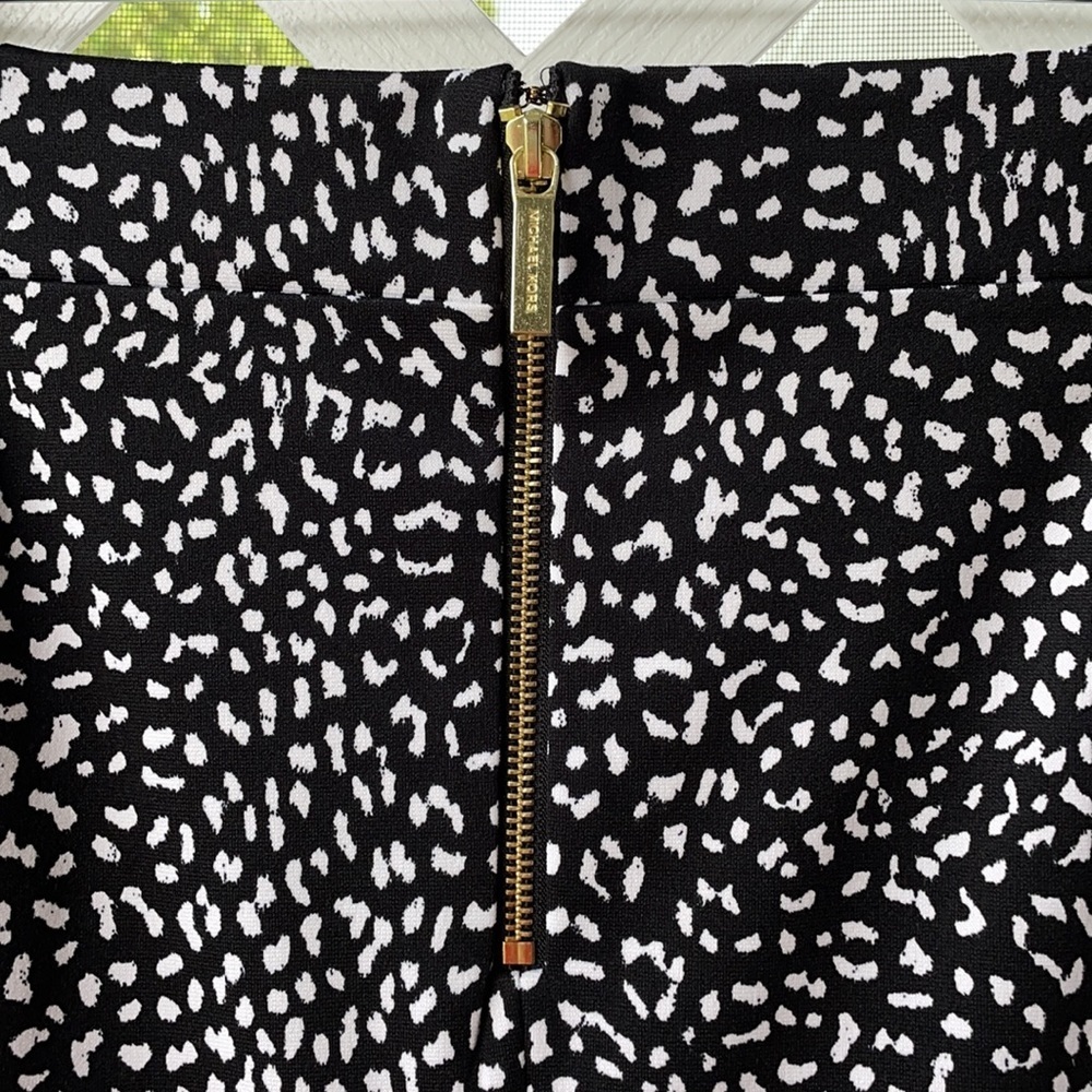 Michael Kors Black/White Print Pencil Skirt - Picture 5 of 9